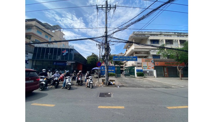Bán Nhà sát HXH Phan Văn Trị ngay Đại Học Văn Lang Chỉ Nhỉnh 4 Tỉ